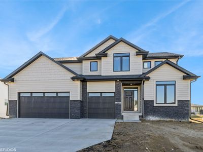 14232 N Valley Dr, Urbandale, IA, 50323
