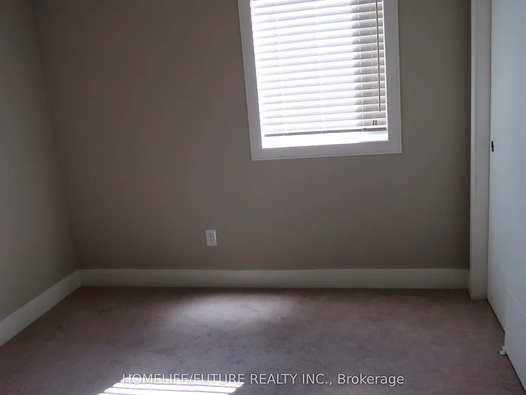 32 Arkell Rd #18 — Photo 3