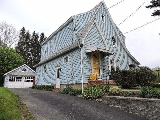 806 Forest Ave photo 1