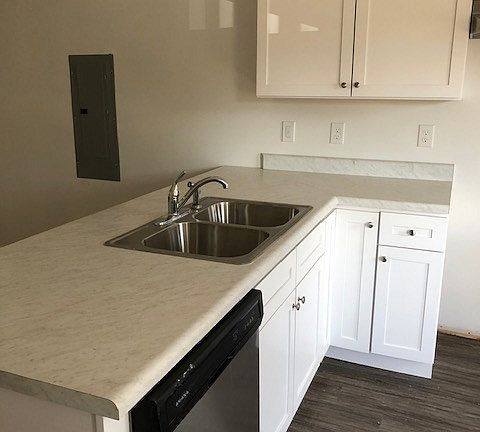 3rd image of 431 Montrose Ave