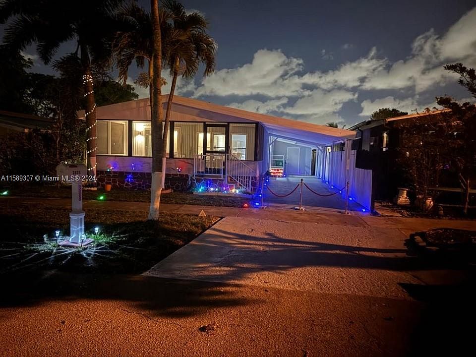 1st image of 3035 SW 52nd St