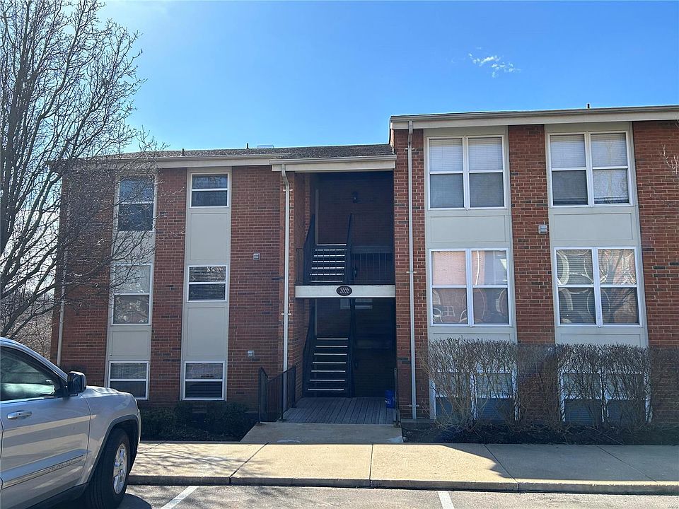 1st image of 2002 Greenglen Dr APT 202