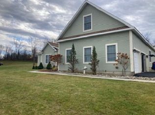 4 Golden Eagle Ct, Troy, NY 12180