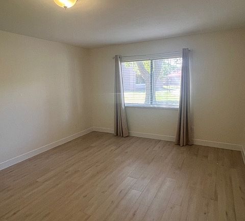Huge bedroom