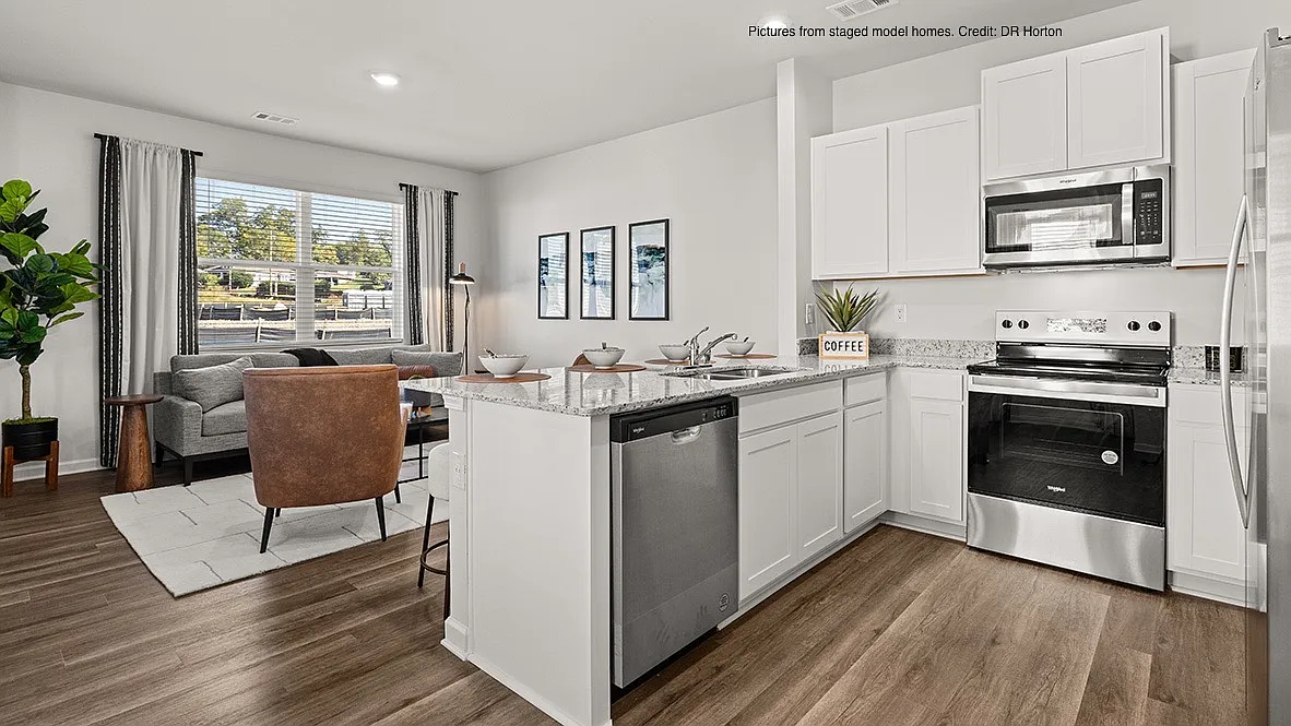 3 bed, 2.5 bath, 1418 sqft, $1,650 — Photo 4