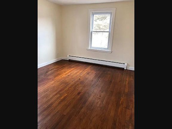 4th image of 679 Lancaster St Floor 2