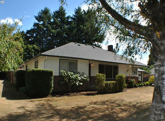 2nd image of 430 SE 32nd Ave