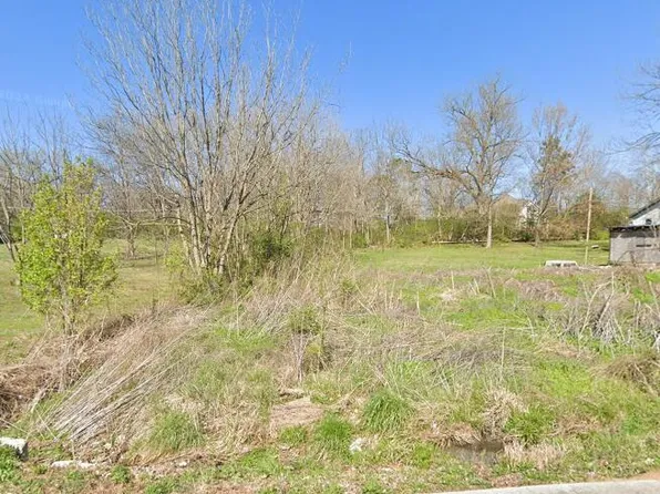 Louisiana Ave, Etowah, TN 37331