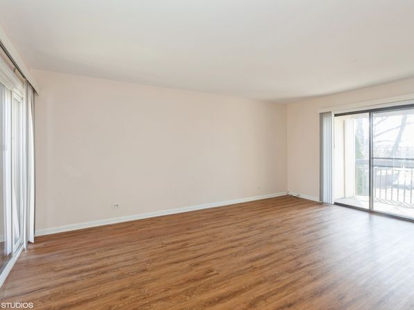2287 Country Club Dr APT 21A, Woodridge, IL 60517
