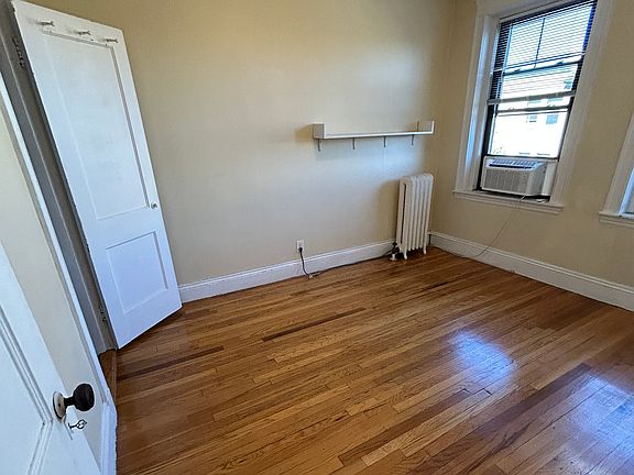 2nd image of 39 Glenville Ave APT 15