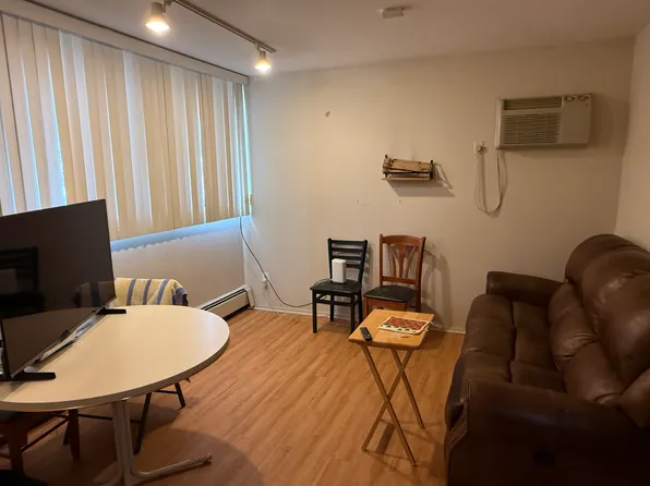 402 Hill St APT 2, Ann Arbor, MI 48104