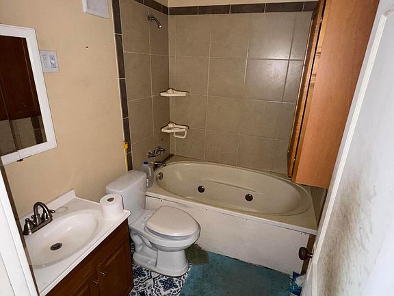 5th image of 573 S Highland Ave