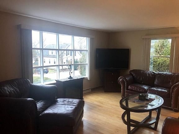 4th image of 54 Hobson Ave