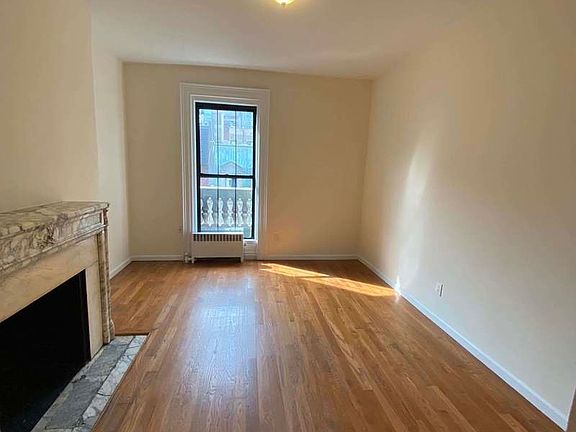 2nd image of 5 E 67th St #5FF