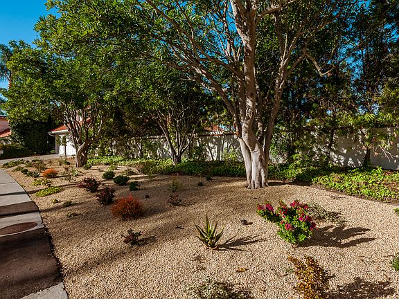 5th image of 12198 Avenida Consentido