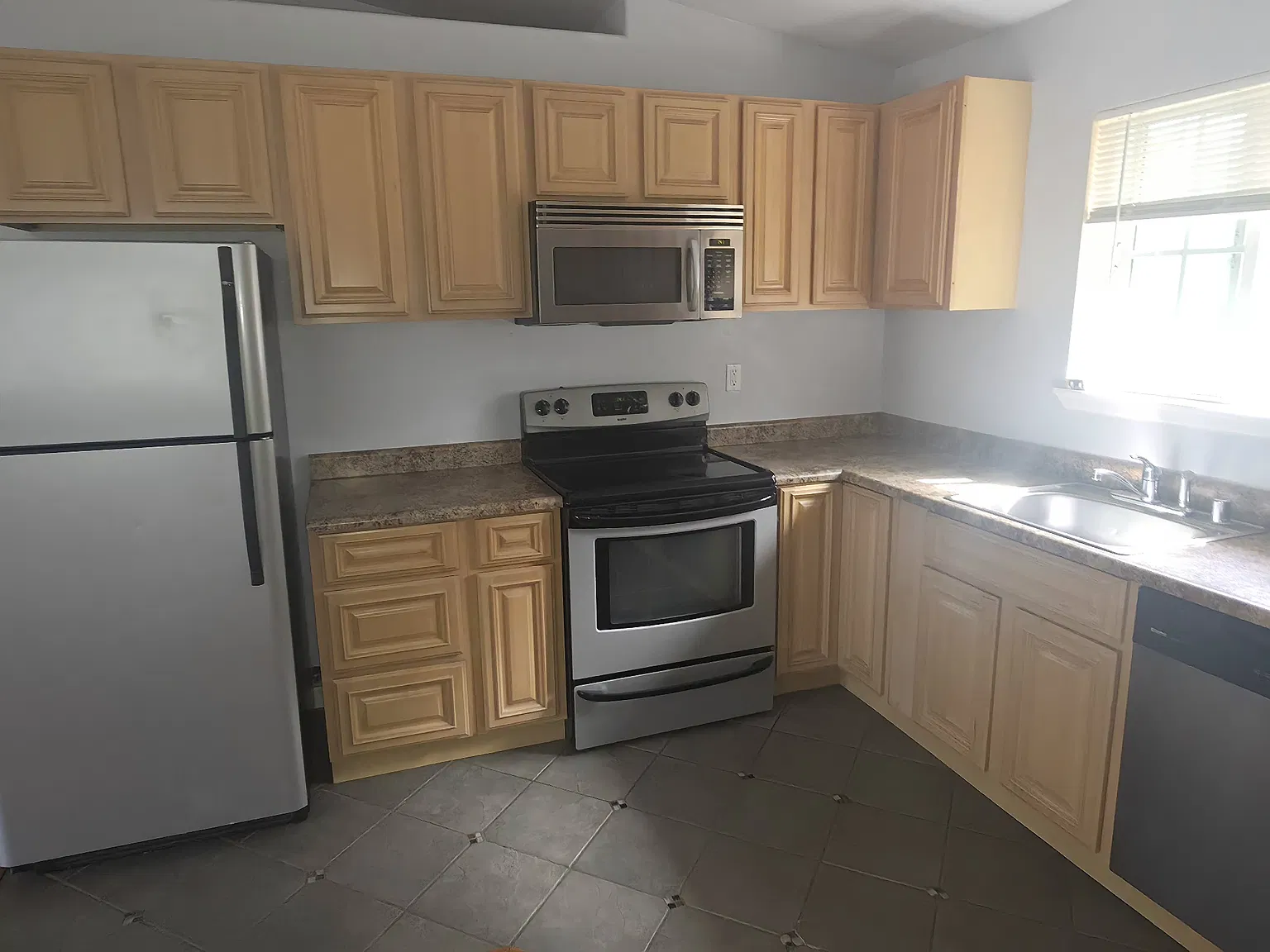 2 bed, 1.5 bath, $1,750 — Photo 2