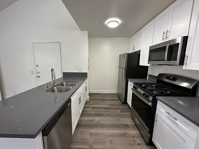 Scripps Landing Apartment Homes — Photo 36