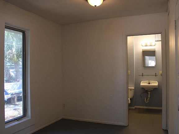 5th image of 3706 Royal Palm Ave