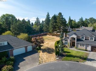 14292 NW Lakeshore Ct, Portland, OR 97229