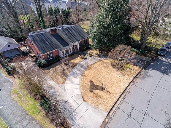 2nd image of 105 Kimberly Dr