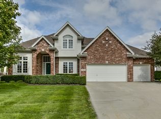2008 Ridgewood Dr, Papillion, NE 68133