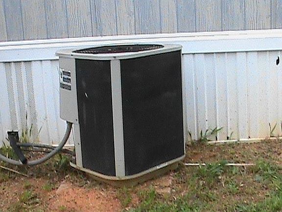 3rd image of 107 Fernwood Dr