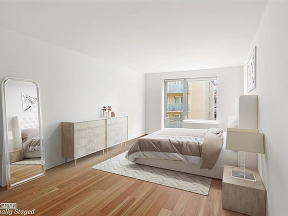 4th image of 4118 Crescent St APT 9b