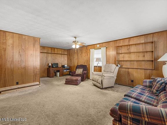 3rd image of 6828 Mill St