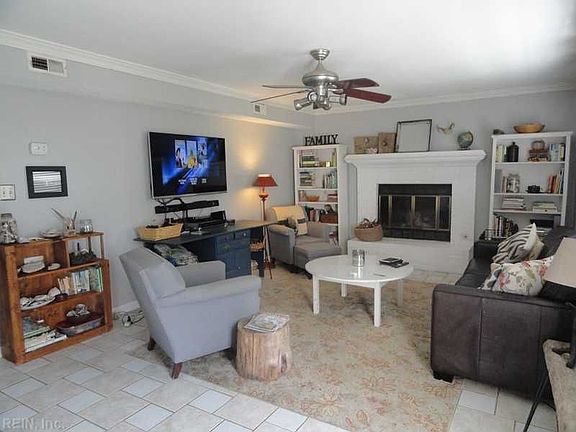3rd image of 705 Daimler Dr