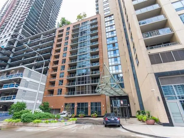 420 E Waterside Dr, Chicago, IL