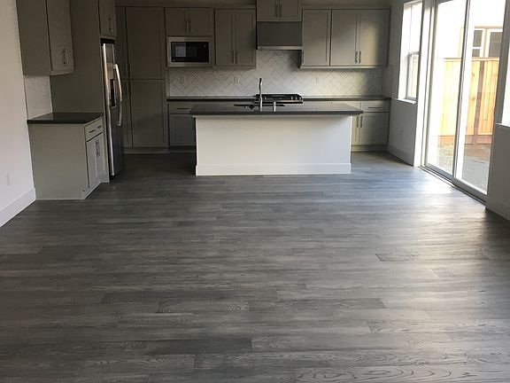 Kitchen,Family room