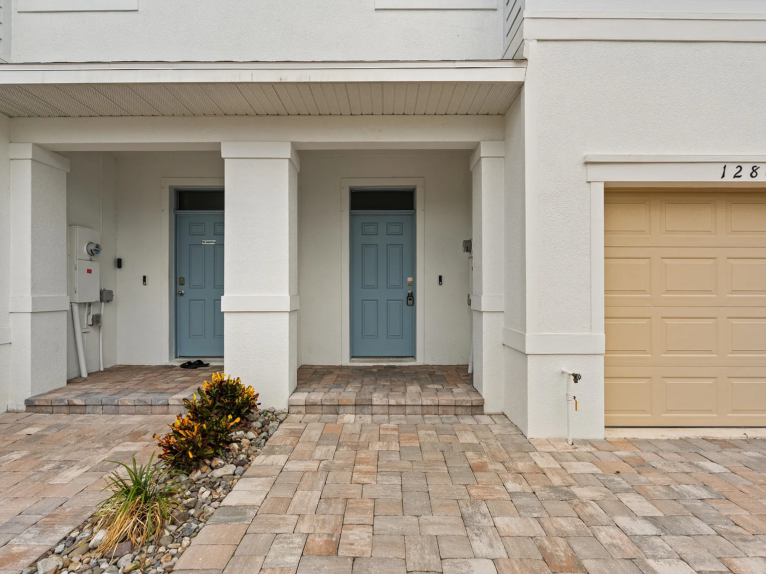 3 bed, 2.5 bath, 1673 sqft, $2,500 — Photo 2