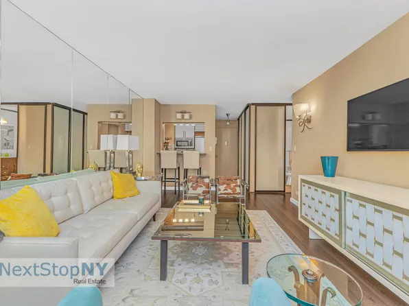 245 East 54th Street image 2 of 10