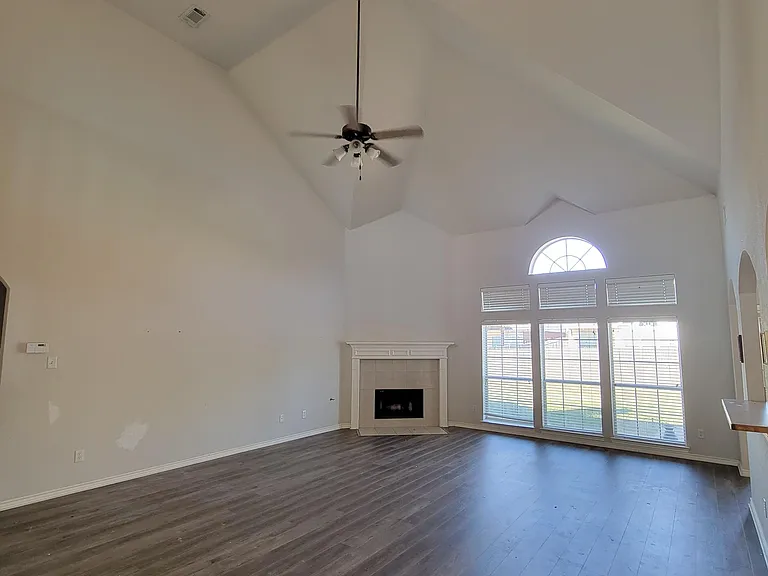 5400 Meadow Valley Dr — Photo 20