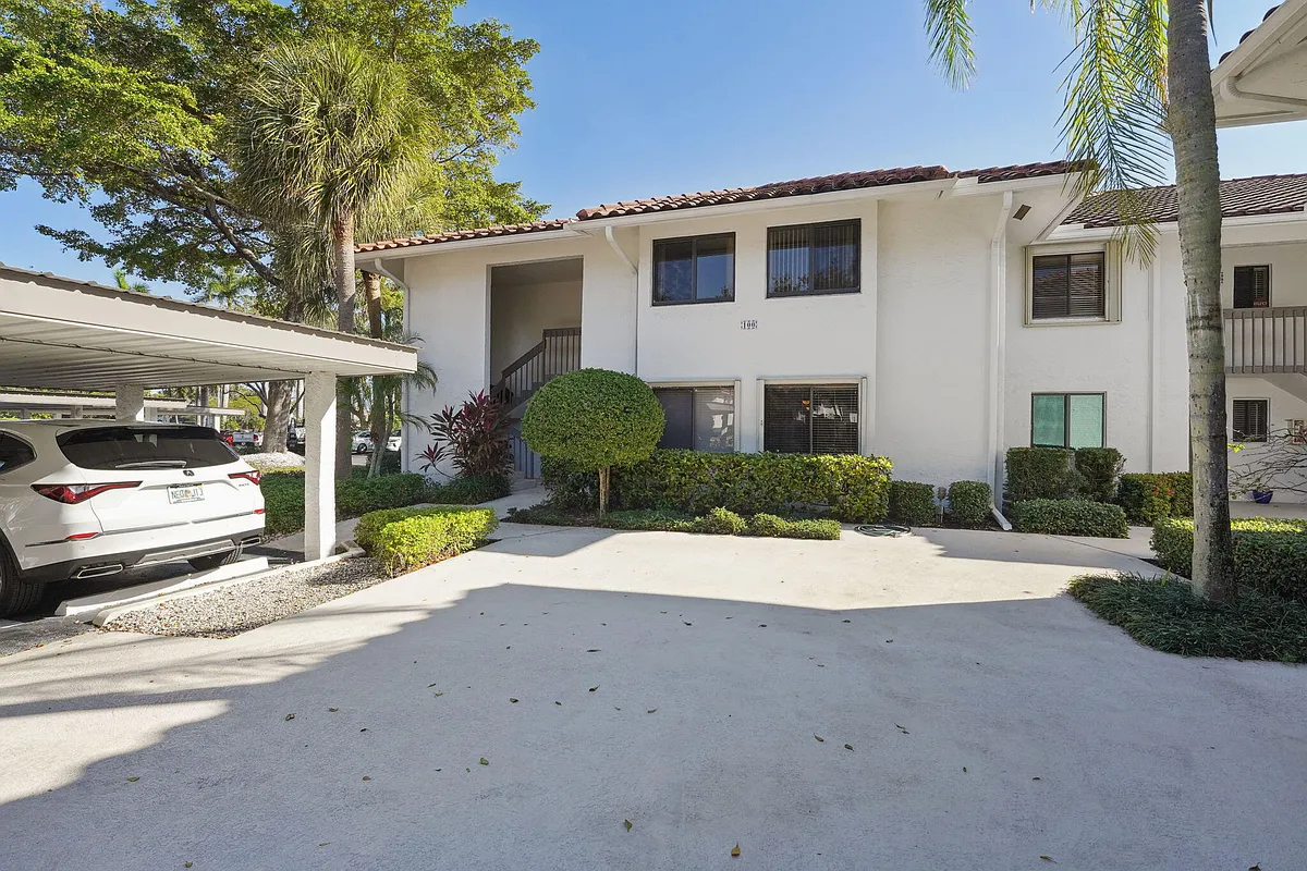 Building Photo - 100 Pelican Pointe Dr #101