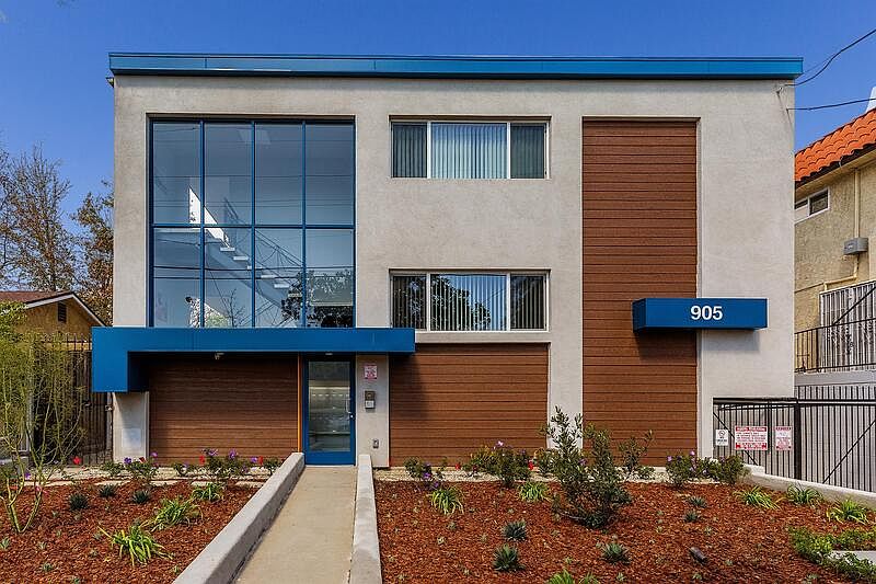 1st image of 905 E Garfield Ave #1