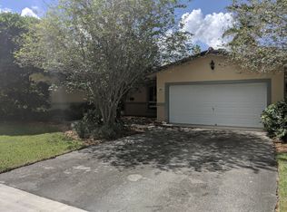 1001 Renmar Dr, Plantation, FL 33317