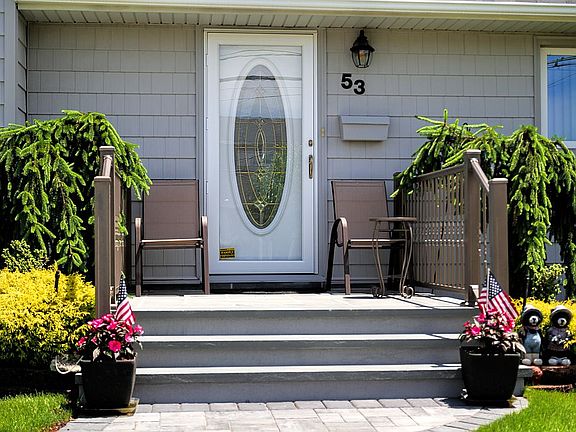 3rd image of 53 Massapequa Ave