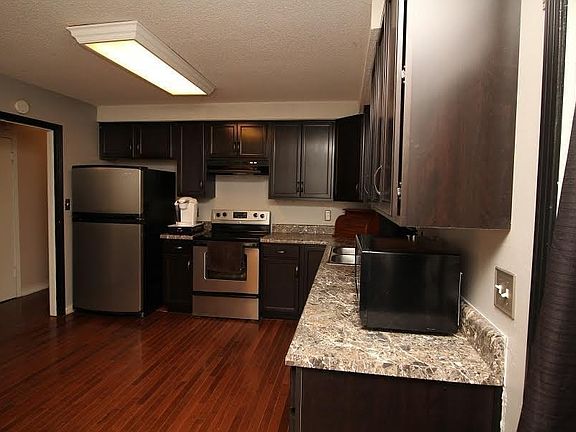 2nd image of 607 Farmington Bnd