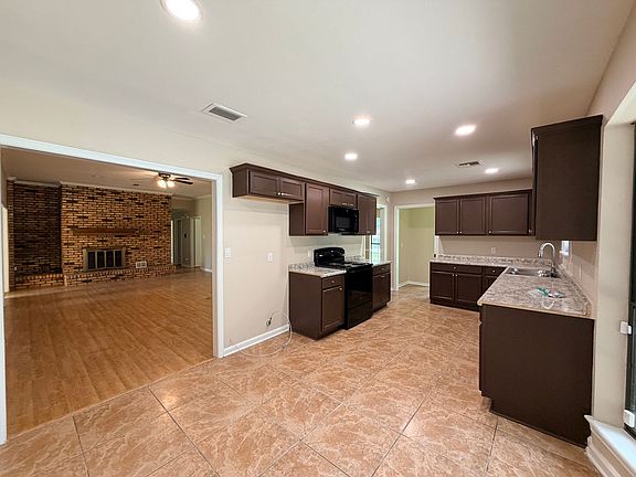 2nd image of 5047 Town North Dr