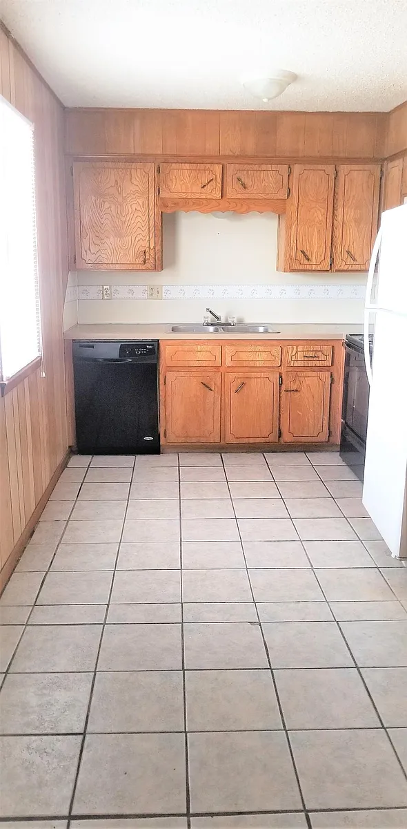 Building Photo - 607 N 20th St #204
