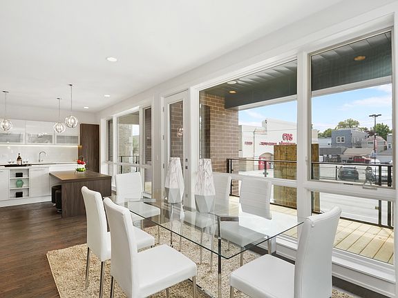 2nd image of 3024 W Armitage Ave #4