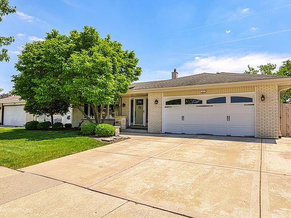 3rd image of 7627 Palm Ct