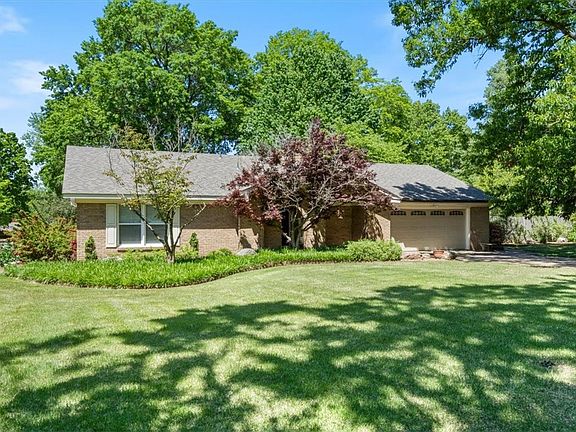 2nd image of 212 Western Hills Dr