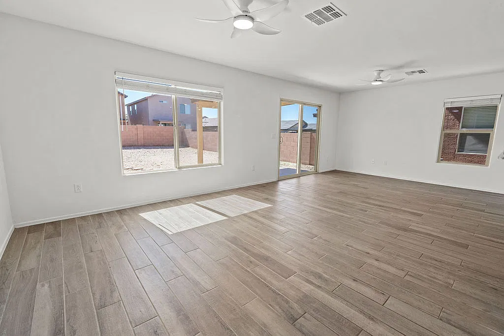 3 bed, 2.5 bath, 1512 sqft, $1,800 — Photo 3