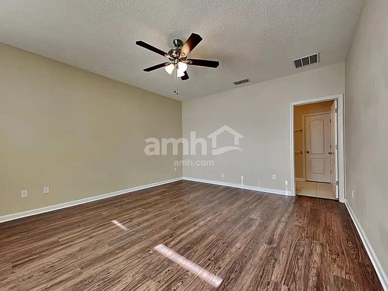 475 Hefferon Dr — Photo 11