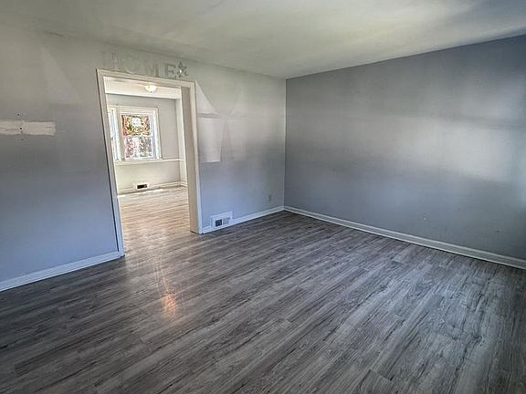 4th image of 1239 Walters Ave