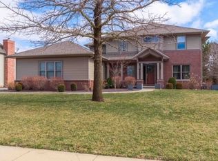 9 Lavender Ln, Bloomington, IL 61704