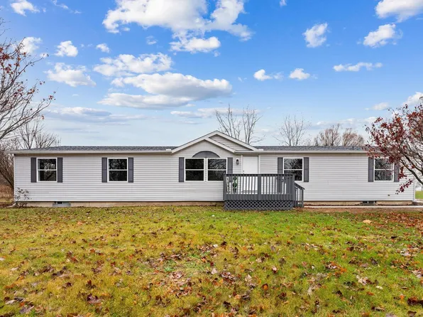 4179 W Hughes Dr, Silver Lake, IN 46982