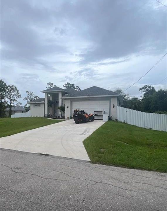 1st image of 233 Baize AVE S